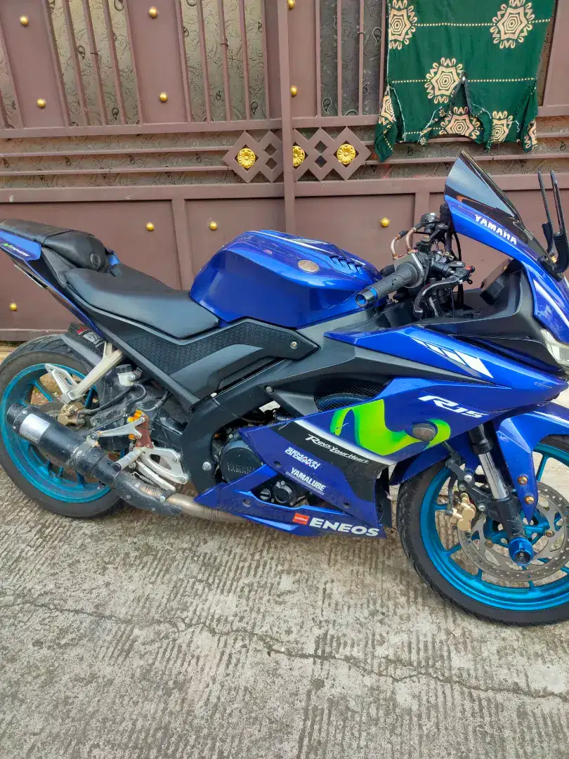 Motor Yamaha R15 V3