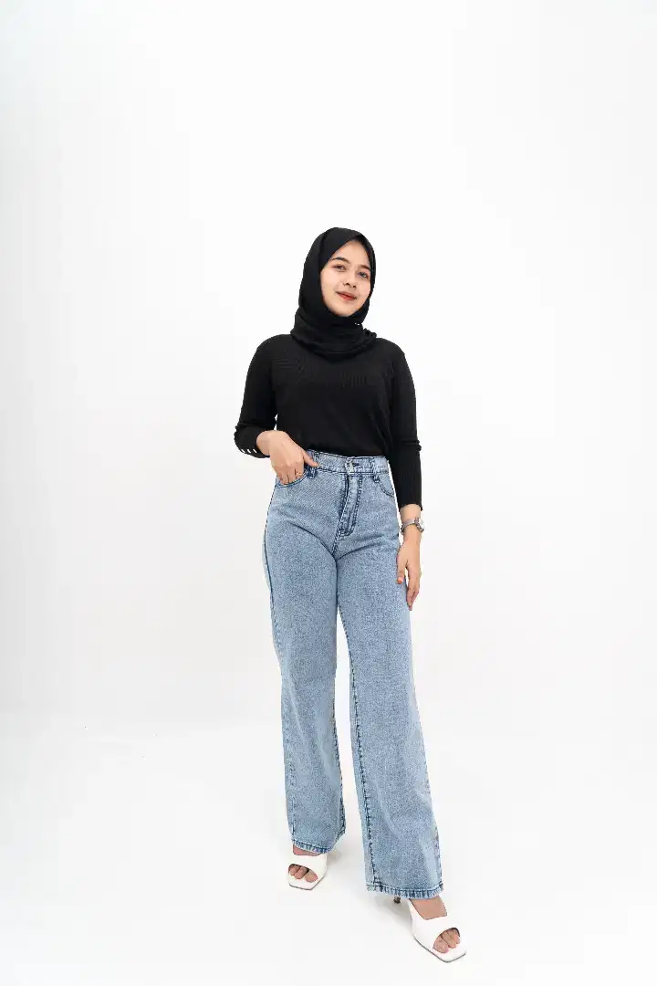 Highwaist Loose Jeans Snowblue Wanita