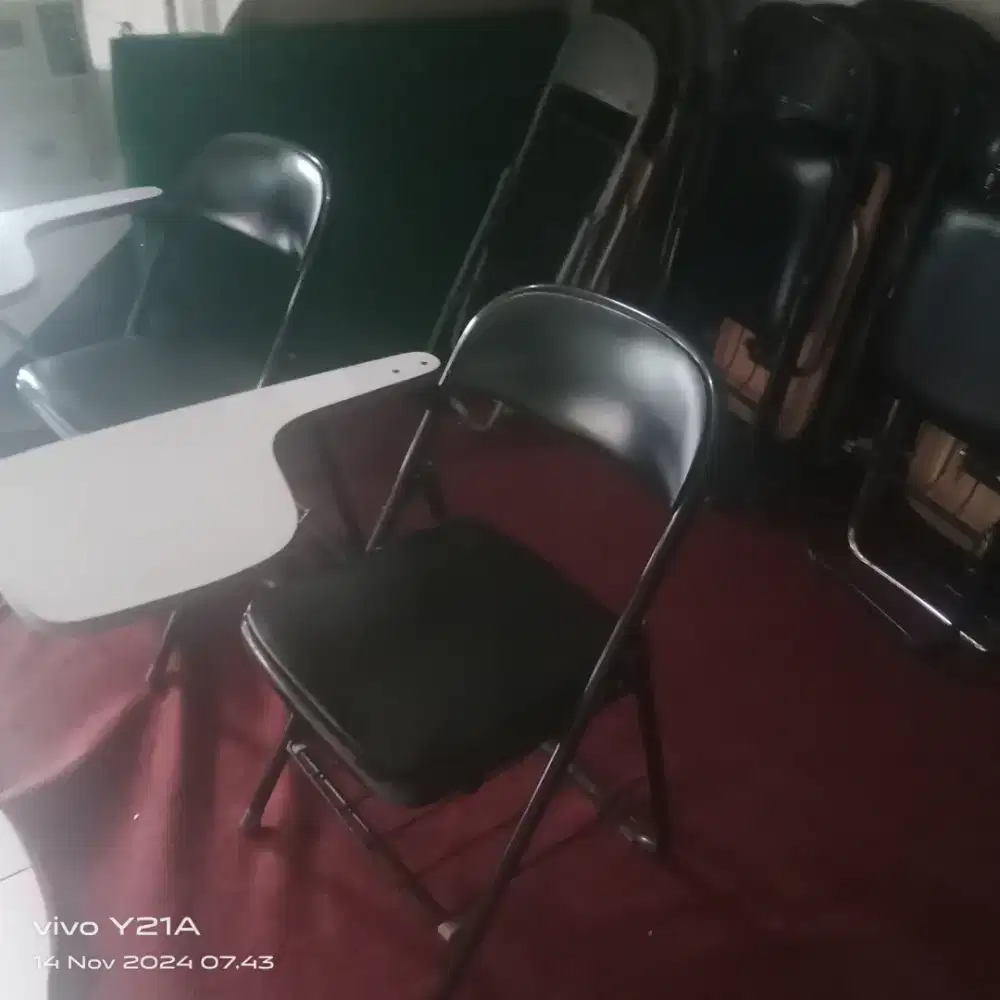 Dijual kursi chitose:tersedia banyak (60 buah)