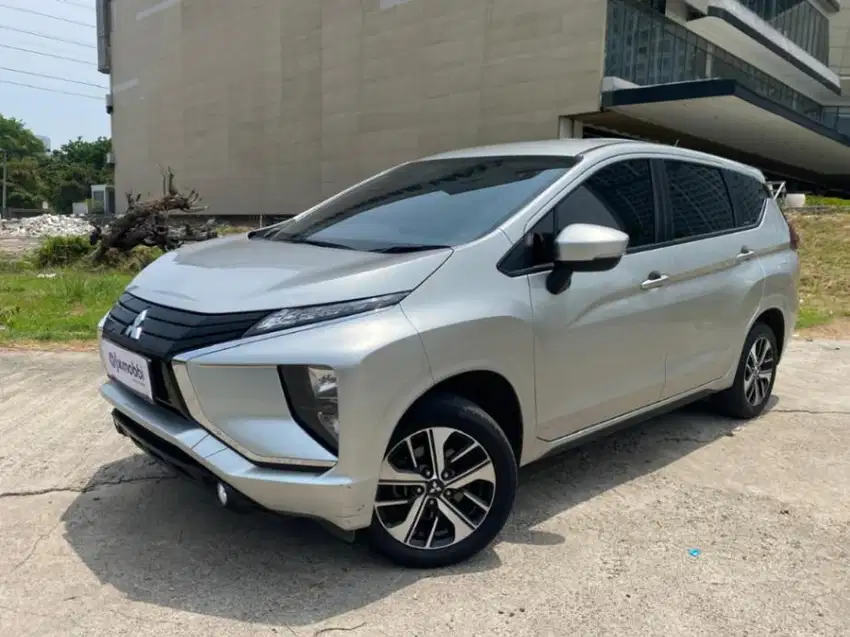 Pajak Panjang Mitsubishi Xpander 1.5 Exceed Bensin-AT 2019 Silver LAK