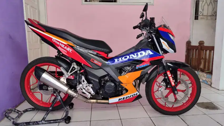 Honda Sonic 150R tahun 2015