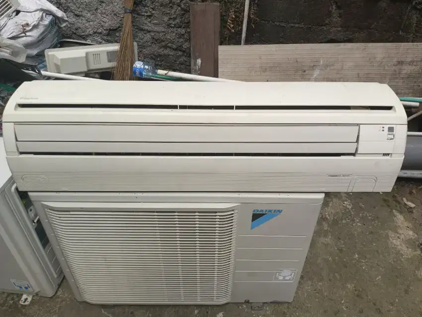 di jual ac second bergaransi 2 pk Daikin Thailand