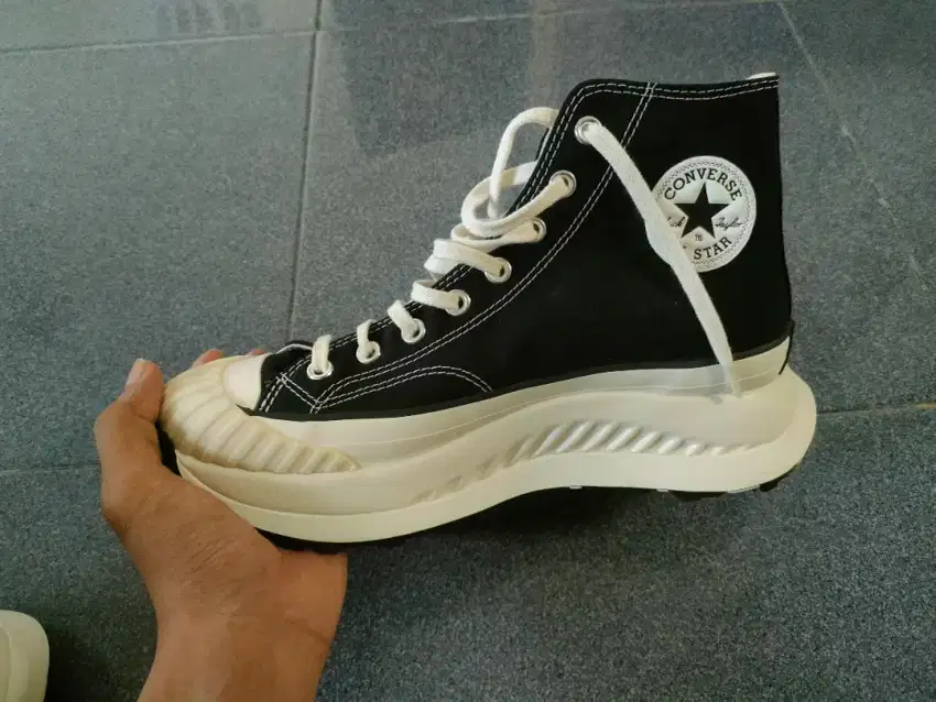 Sepatu converse chuck 70 AT-CX