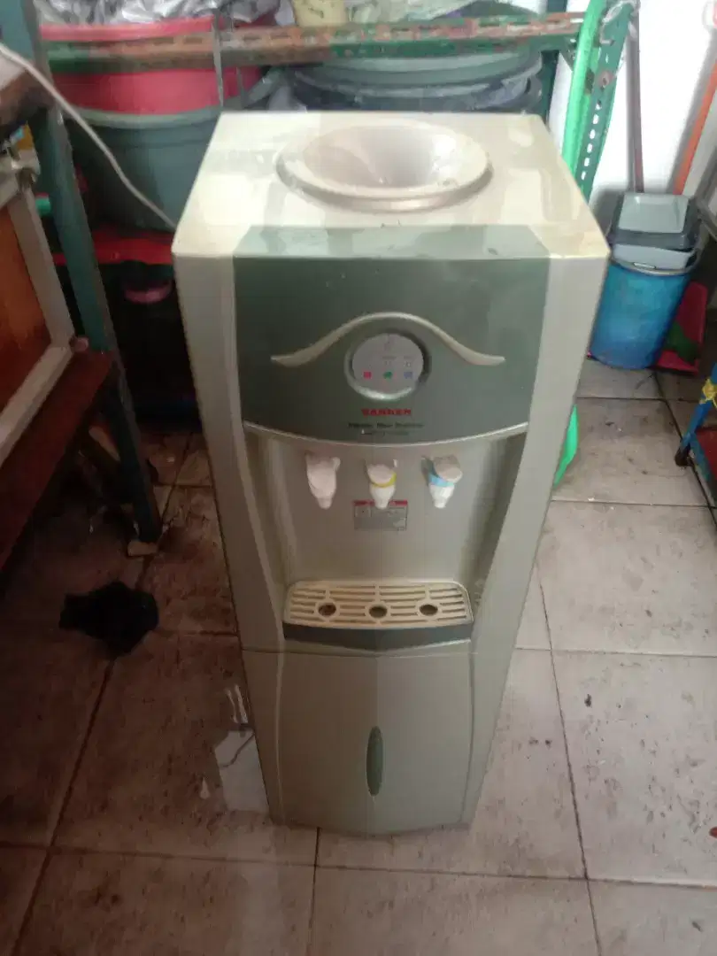 Dispenser sanken 3fungsi  galon atas