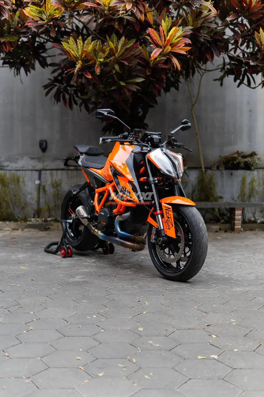 KTM 1290 Super Duke Full Paper  r1m  h2  ducati v4r