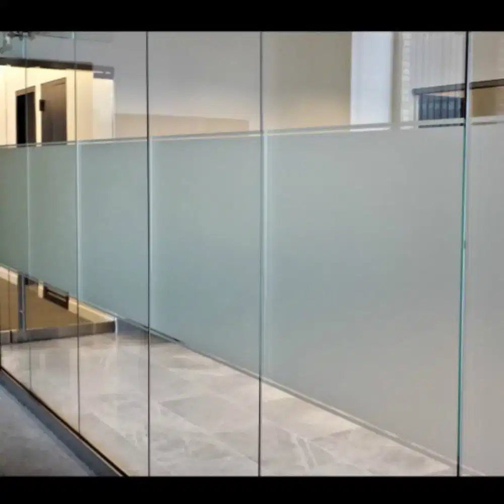 Jasa pasang stiker kaca sundblas