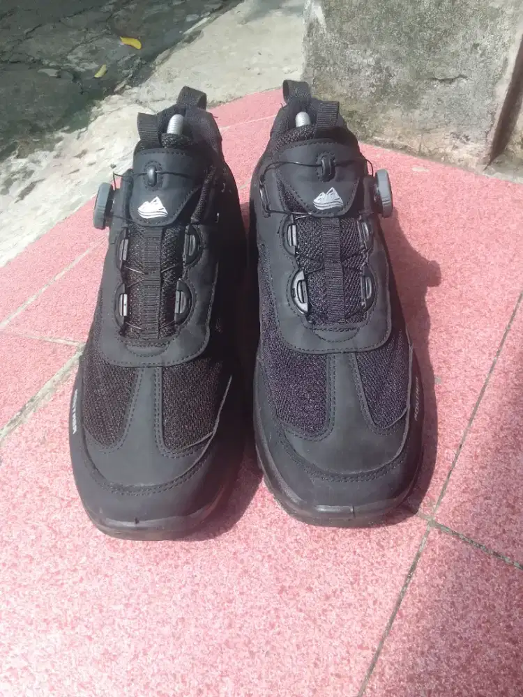 Sepatu trail running montmer size 43 insole 27,5cm