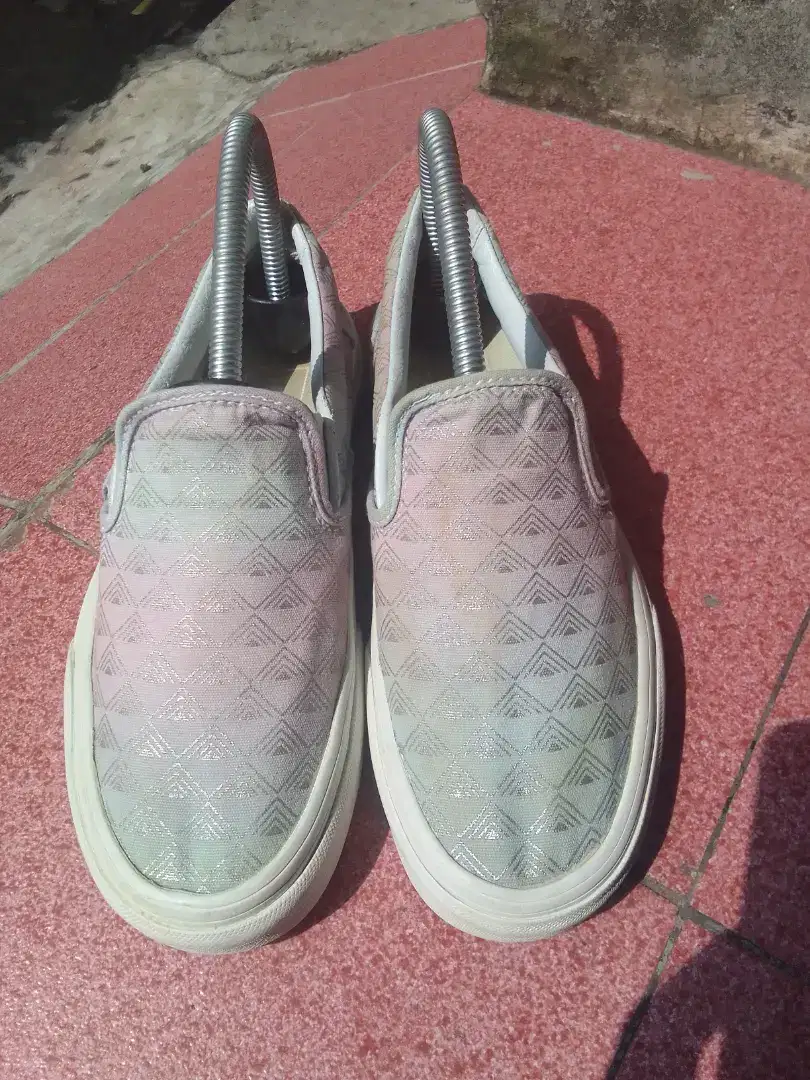 Sepatu Vans slip on size 36