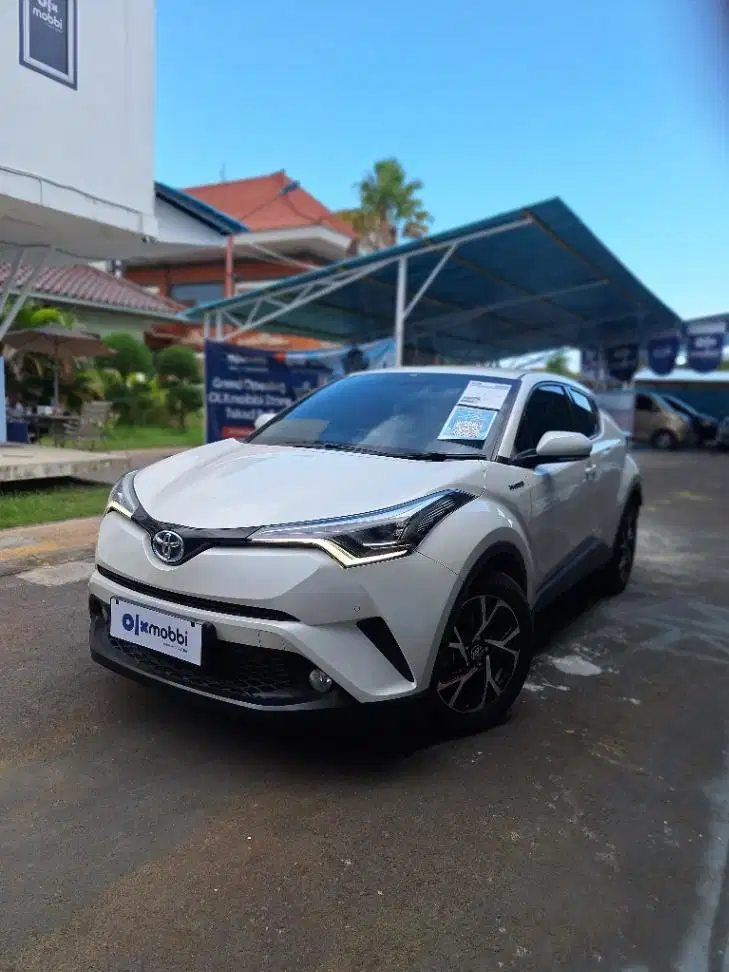 Pajak Panjang - Toyota CHR 1.8 Hybrid AT 2021 Putih