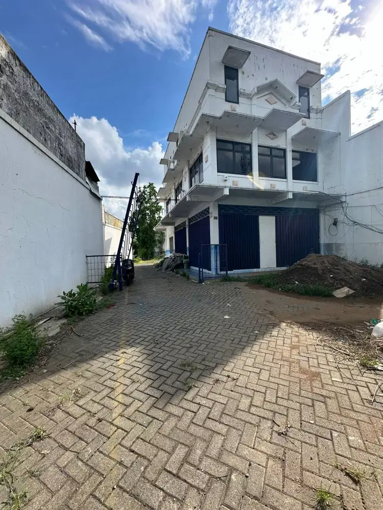 Disewakan Bangunan Komersial Area Raya Dharmahusada Surabaya Timur
