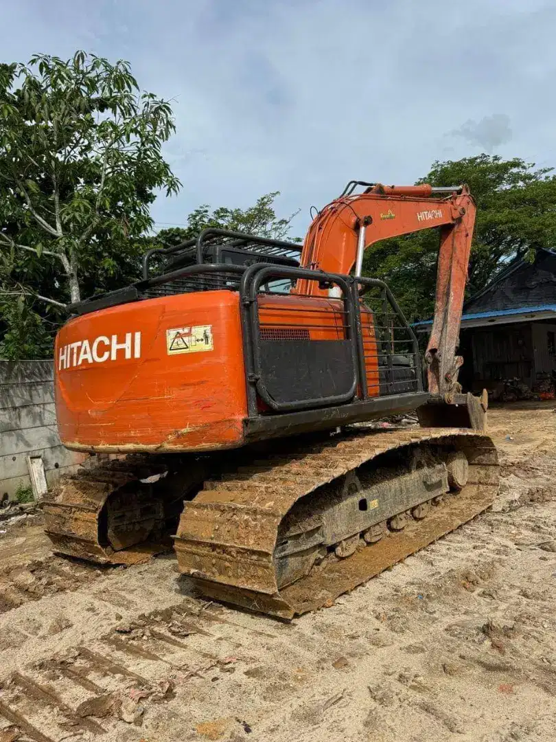 Dijual 1 unit excavator zx 138 tahun 2022 akhir