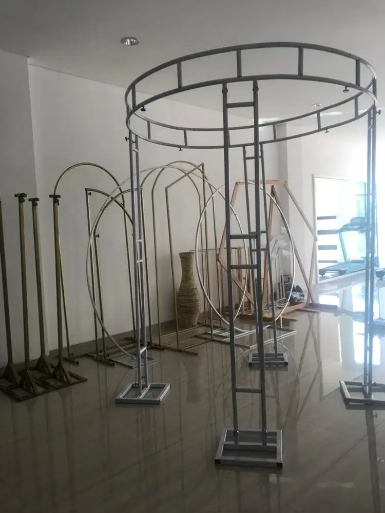 Backdrop dekor dekorasi acara 1 paket bunga daun plastik besi dekor