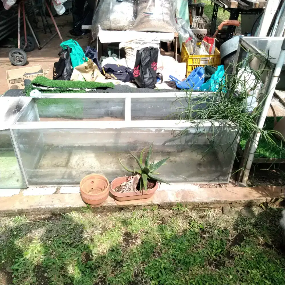 Aquarium kaca lis alumunium