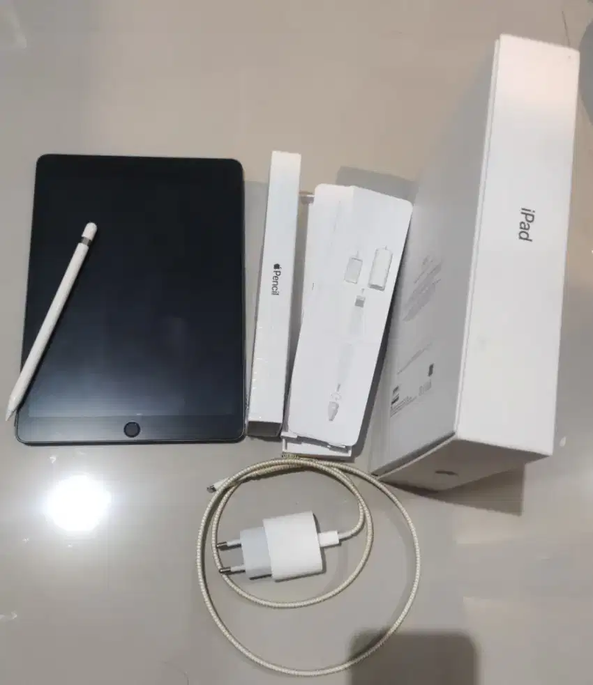 IPAD GEN 9 64GB wifi only + Apple Pencil 1st generation