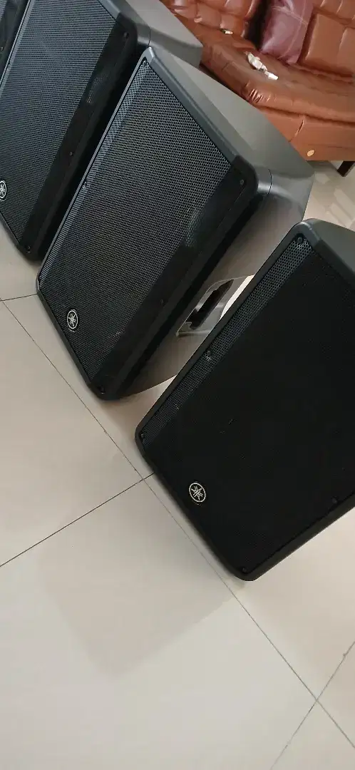 2 speaker yamaha dbr 15 full ori mulus active no huper beta3 mackie