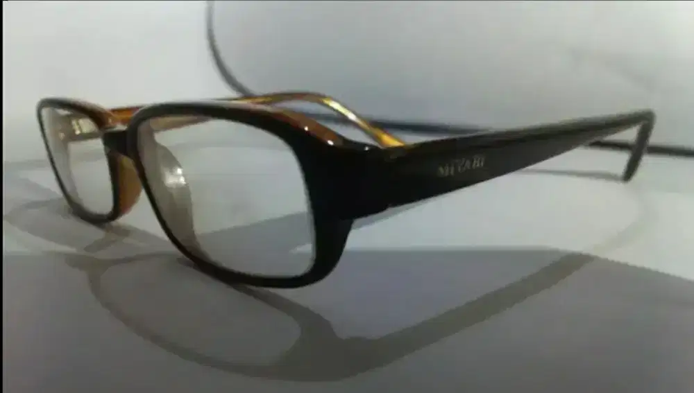 Kacamata MIYABI
MADE JAPAN