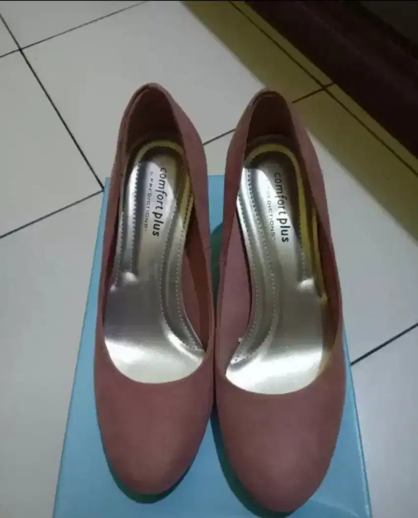 Sepatu high heels