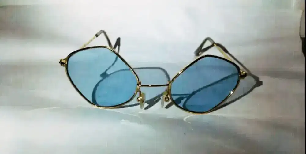 Kacamata
Riveria Gold Plated