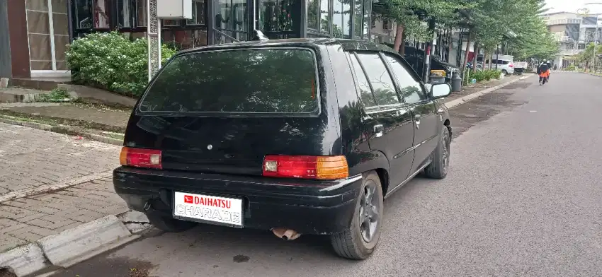 Dijual Mobil Charade 1991 Manual Warna Hitam