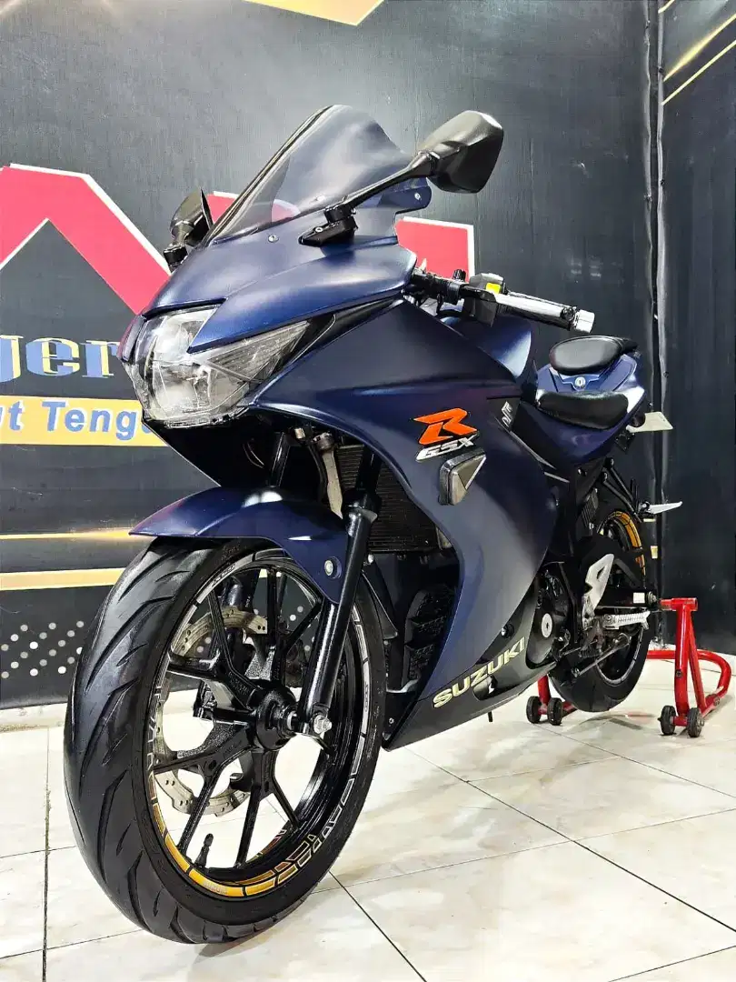 Suzuki GSX-R keyles SE km 24rb mbois. Anugerah Motor rungkut tengah 81