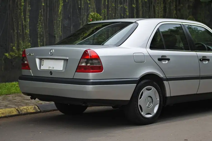 Mercedes-Benz C230 1997 Bensin