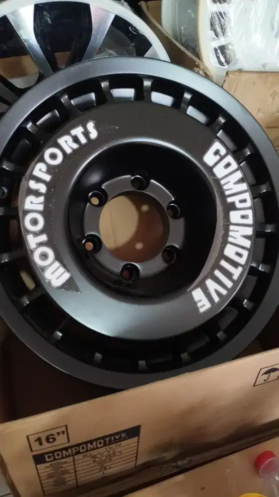 RL compomotive Ring 16 x 7.5 in et O hole 6pcd 139.7