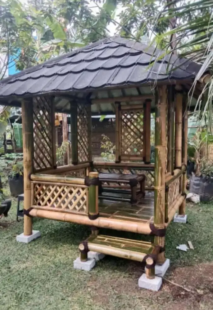 GAZEBO BAMBU GENTENG METAL