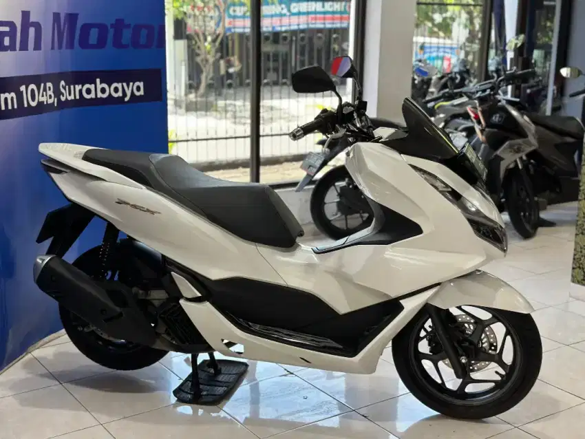 Honda Pcx Abs 160cc Th 2022 km 7Rb Anugerah Motor Pucang Anom