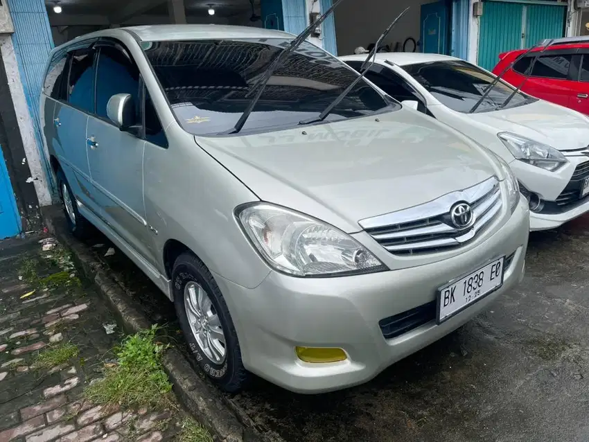 Innova v diesel 2.4 at 2010