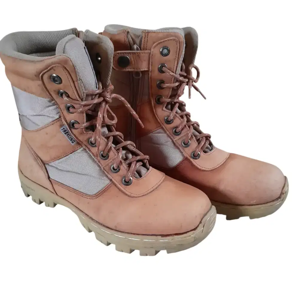 Sepatu Trekking  Pria No 42