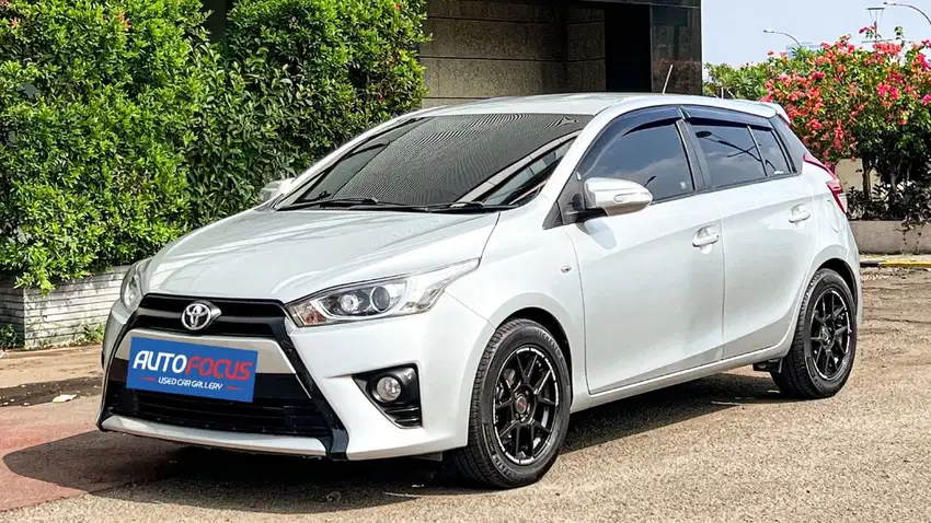 TDP 10 JT Toyota Yaris 1.5 G AT Silver Metalik nik 2015 Low km Asli