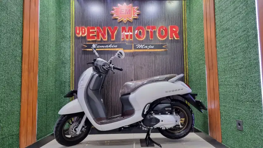 LOW KM! HONDA NEW SCOOPY PRESTIGE 2024 - WHITE MATTE