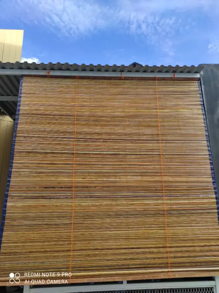 Tirai penghalang panas dan hujan