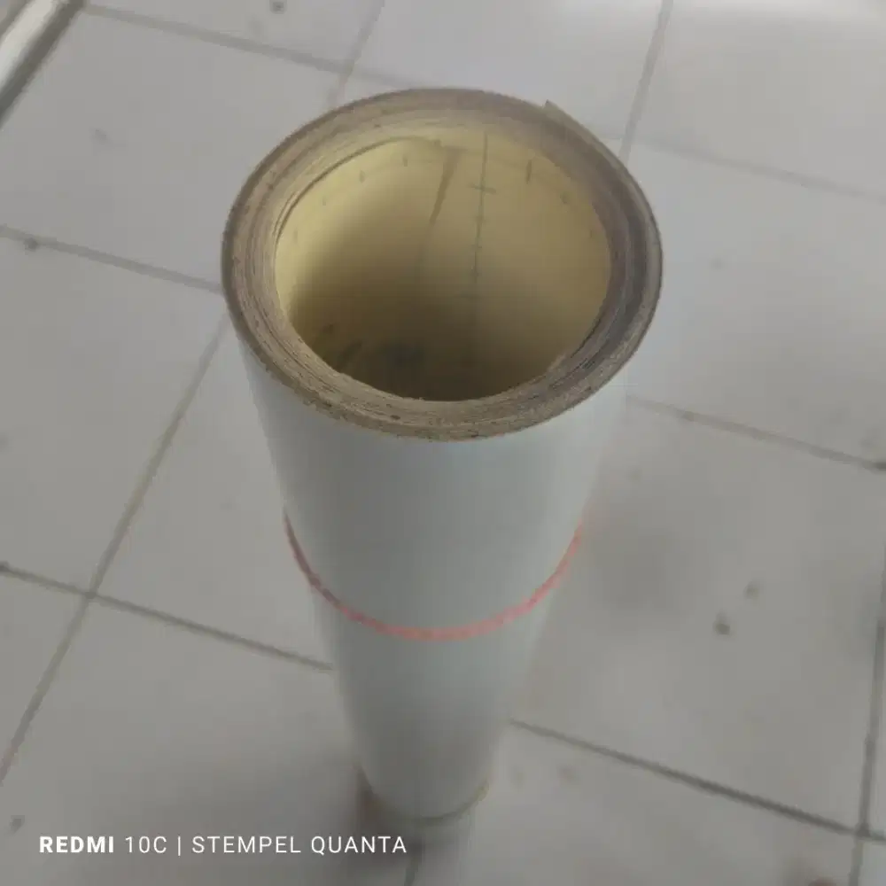 Jual stiker Skotlet putih lebar 60 cm, 75 meteran. Bisa ecer.