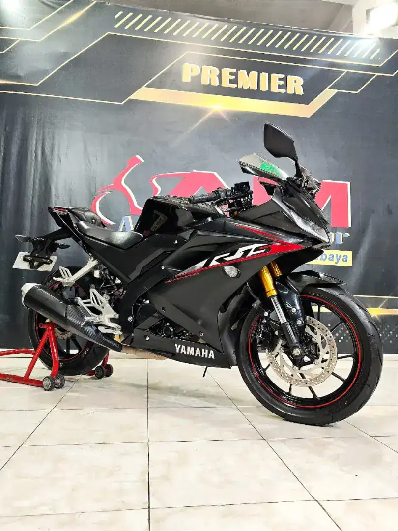 Yamaha R15 V3 2019 km rendah asli.  Anugerah Motor rungkut tengah 81