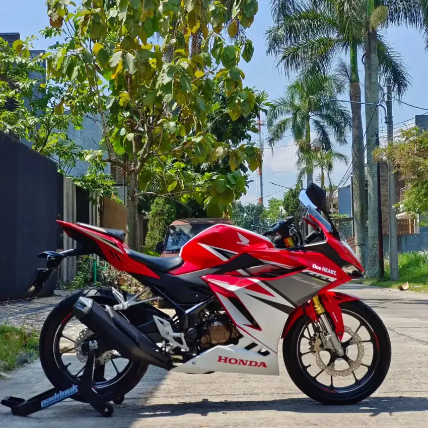 ALL NEW HONDA CBR 150R ABS TAHUN 2021 LIVERY RED RACING LIKE NEW