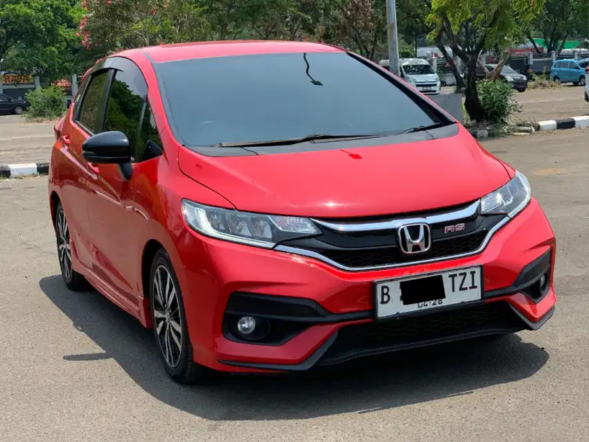 HONDA JAZZ RS MERAH 2018 GOOD CONDITION