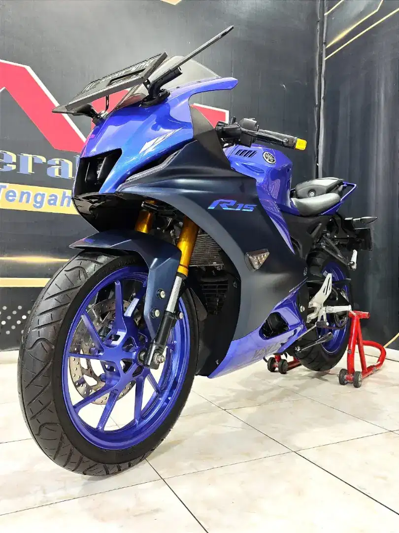 Yamaha R15 V4 2022 odo 7rb siap pakai.Anugerah Motor rungkut tengah 81