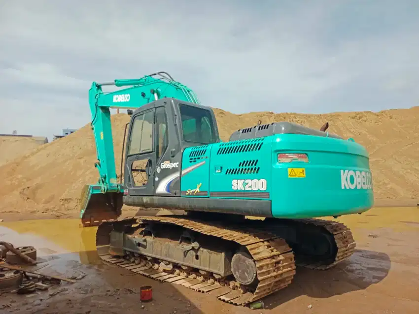 Kobelco SK 200-8 Tahun 2011