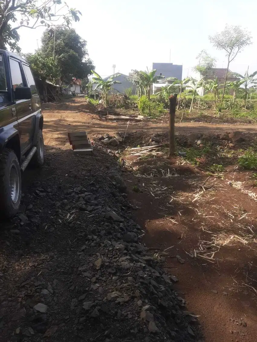 TANAH KAVLING PEDAGANGAN DEKAT PEMUKIMAN TRAYEMAN