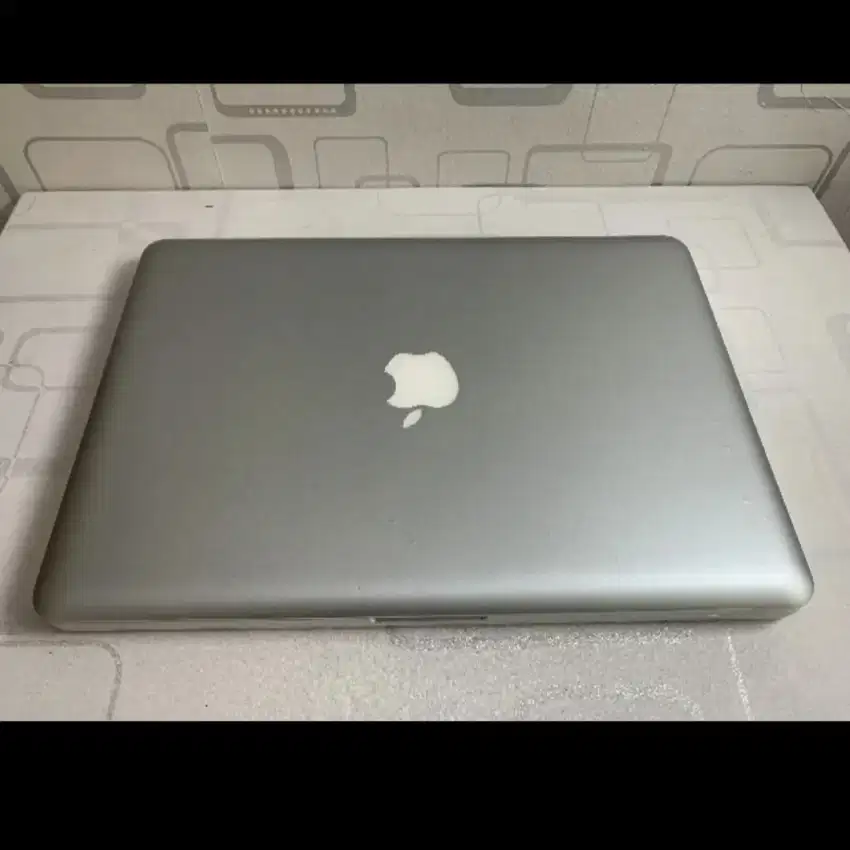 Macbook Pro Late 2011 13 inch Core i5 8GB SSD 128GB