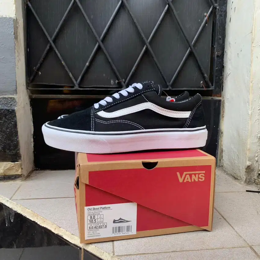 ORIGINAL VANS OLD SKOOL BLACK WHITE PLATFORM