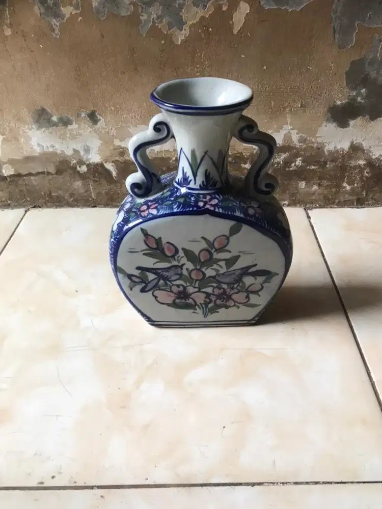 pajangan guci/vas bunga kramik