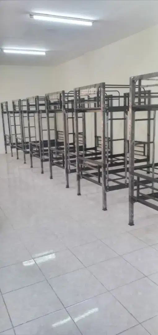 Ranjang besi susun uk 90x200