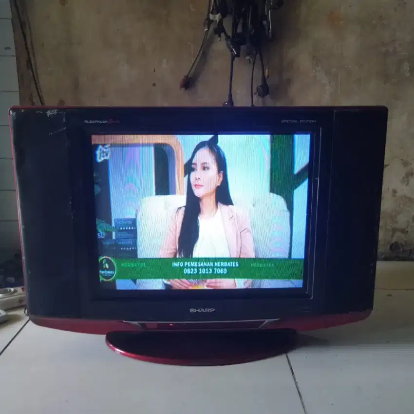 Tv tabung 21in merk Sharp normal cocok anak kos