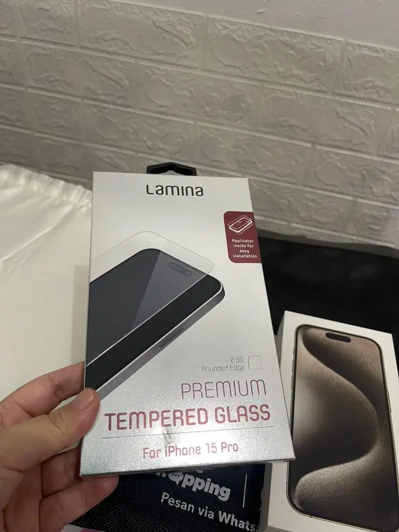 Temperred glass lamima iphone 15 pro