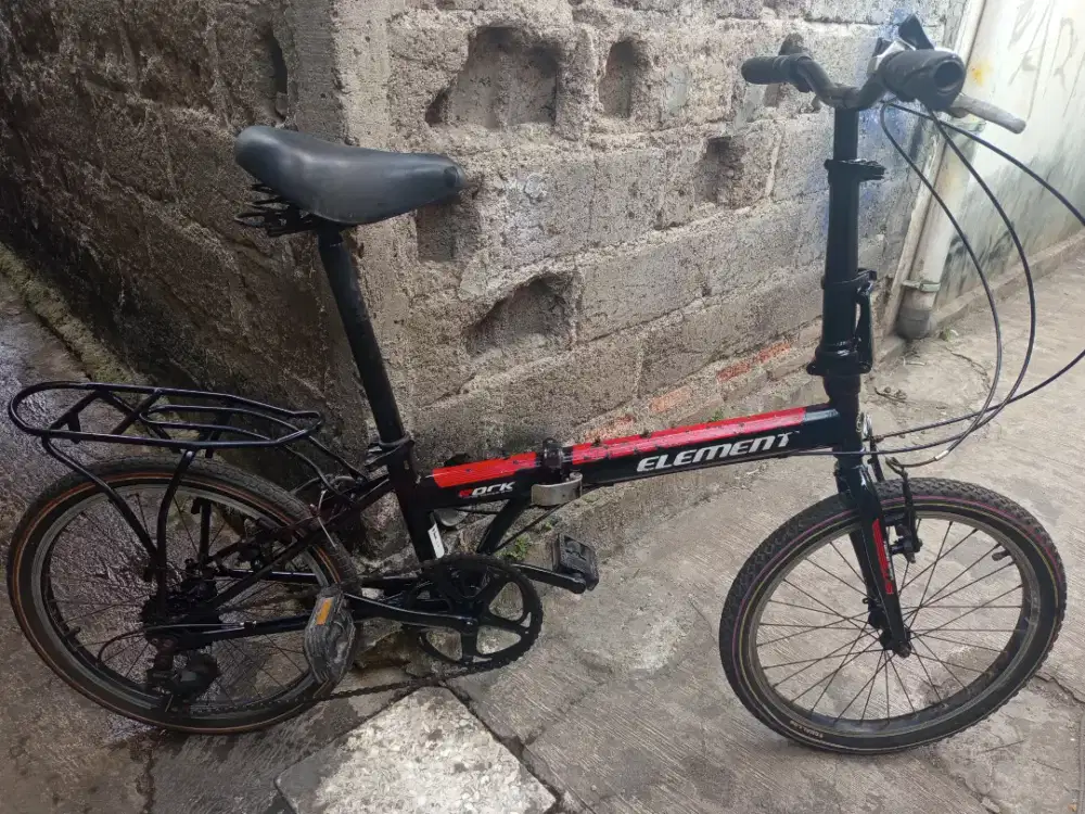 Element rock hitam 20