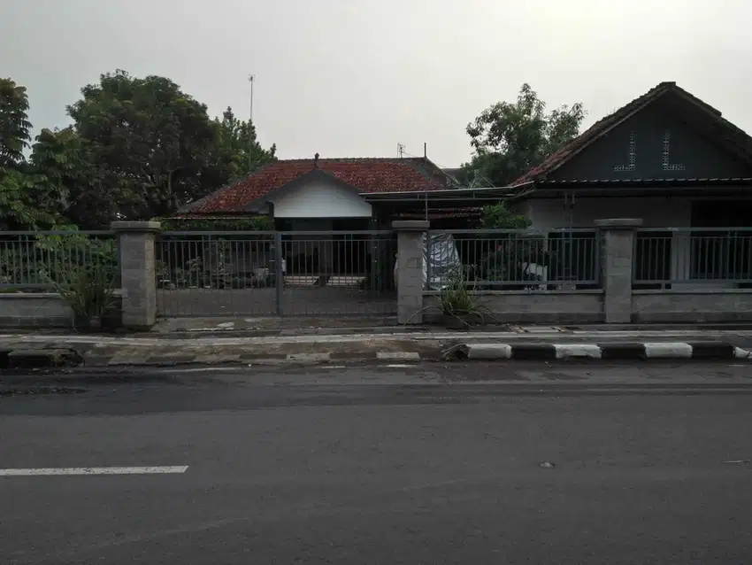 Jual Rumah Siap Huni Cocok Untuk Kantor Di Jalan Raya Blora