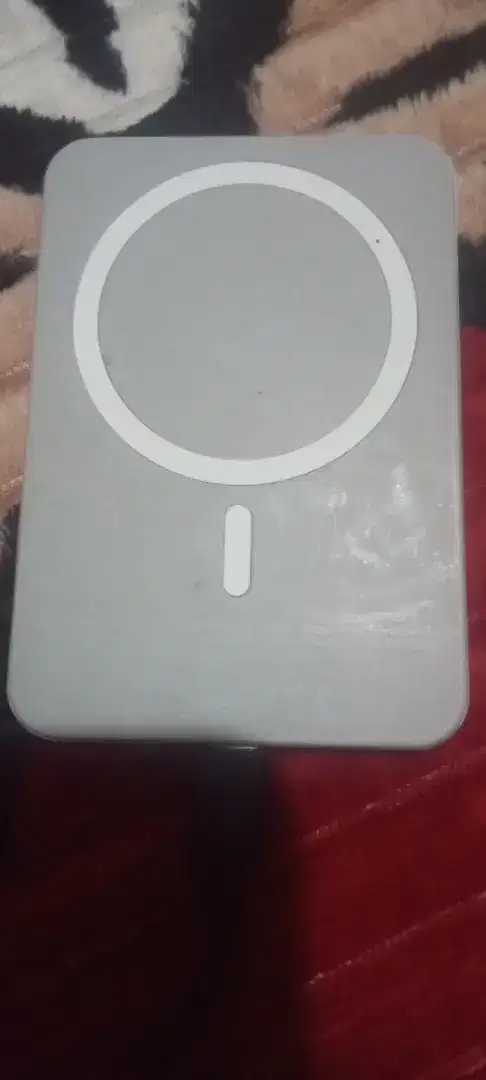 Magnetic powerbank