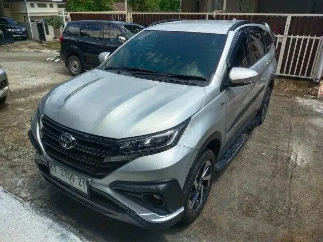 Like New-Toyota Rush 1.5 S Bensin-MT 2019 Silver